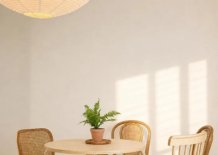3bed, Quiet & Cozy In Jongno, Hyehwa Seul