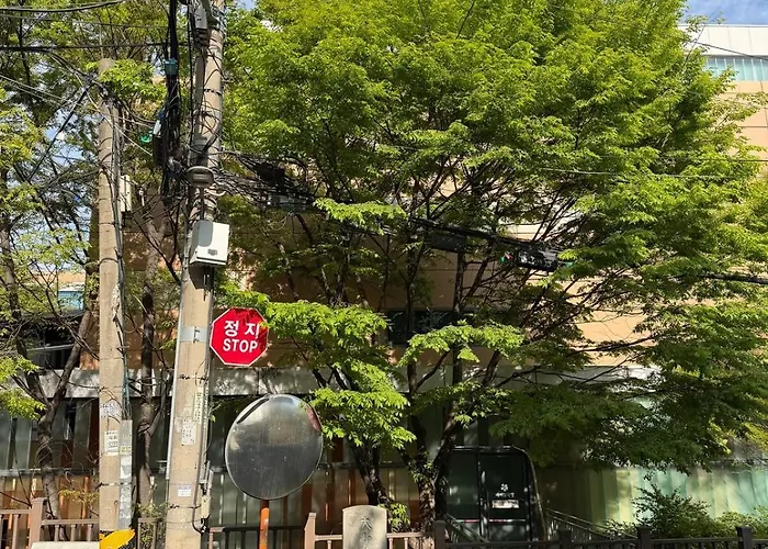 3bed, Quiet & Cozy In Jongno, Hyehwa